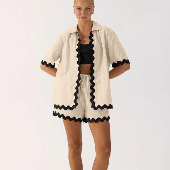 2/$40 Women’s Peach Beige Button Down Shirt & Shorts Set with Black Trim Outfit - Picture 5 of 12